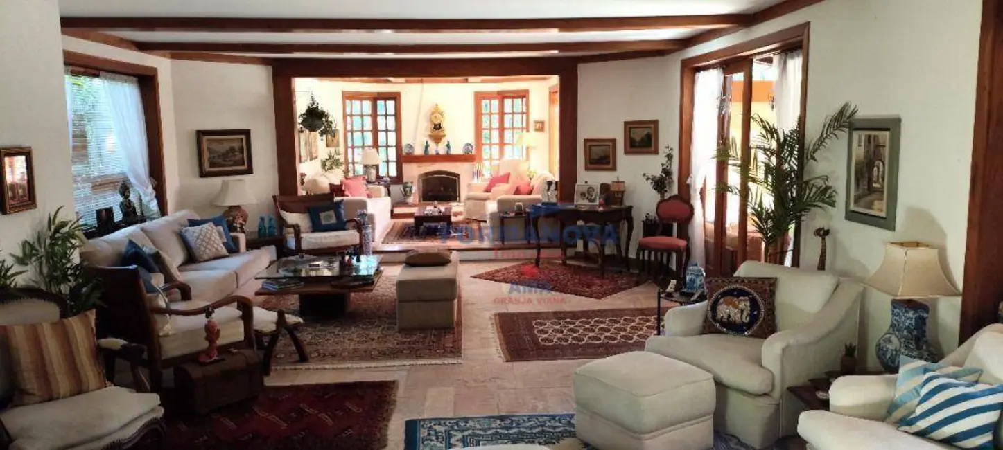 Casa de Condomínio com 4 quartos à venda, 1200m2 em Vila de São Fernando, Cotia - SP - imagem 3 Foto 3 de Casa de Condomínio com 4 quartos à venda, 1200m2 em Vila de São Fernando, Cotia - SP