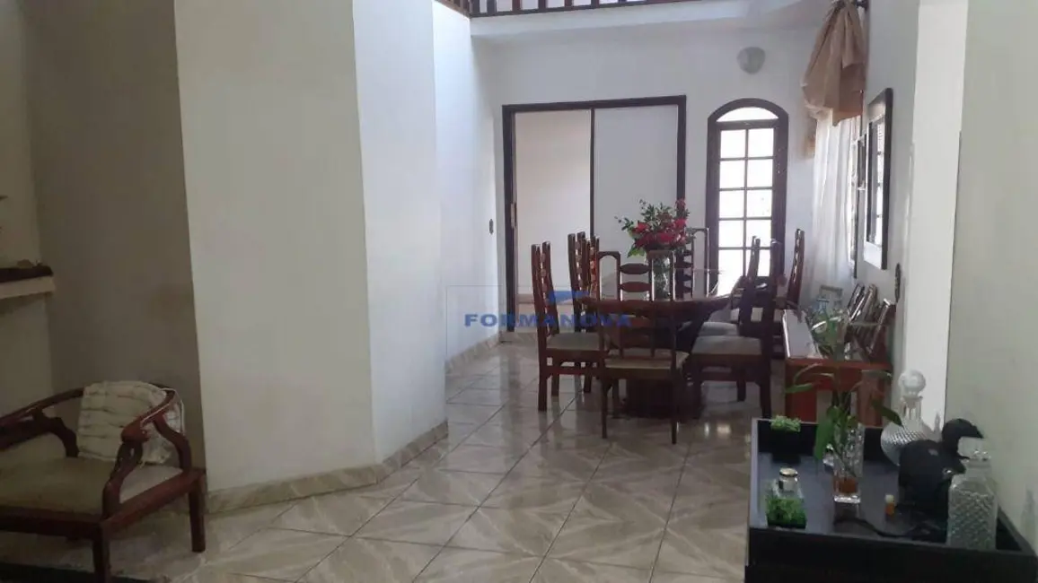 Casa de Condomínio com 3 quartos à venda, 600m2 em Jardim do Golf I, Jandira - SP - imagem 8 Foto 8 de Casa de Condomínio com 3 quartos à venda, 600m2 em Jardim do Golf I, Jandira - SP