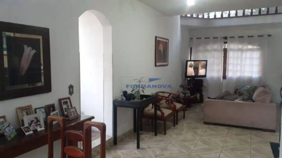 Casa de Condomínio com 3 quartos à venda, 600m2 em Jardim do Golf I, Jandira - SP - imagem 3 Foto 3 de Casa de Condomínio com 3 quartos à venda, 600m2 em Jardim do Golf I, Jandira - SP