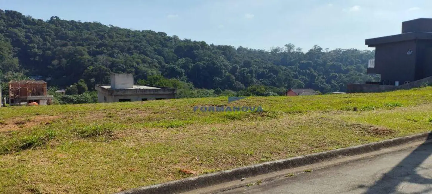 Foto 1 de Terreno / Lote à venda, 388m2 em Cotia - SP