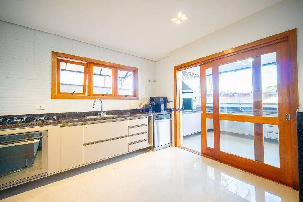 Casa de Condomínio com 5 quartos à venda, 362m2 em São Paulo II, Cotia - SP - imagem 6 Foto 6 de Casa de Condomínio com 5 quartos à venda, 362m2 em São Paulo II, Cotia - SP