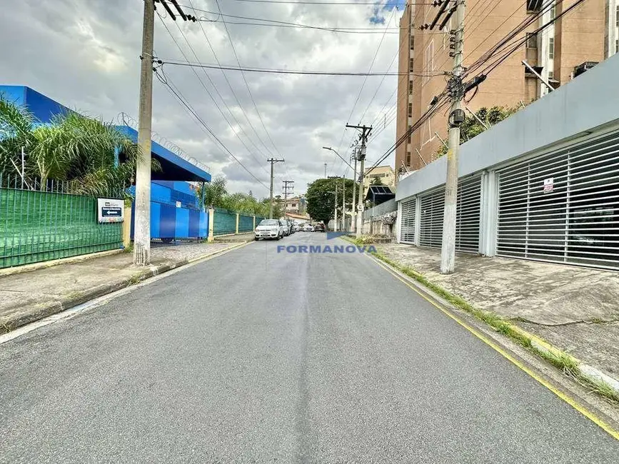 Foto 4 de Casa à venda e para alugar, 371m2 em Jardim Nomura, Cotia - SP