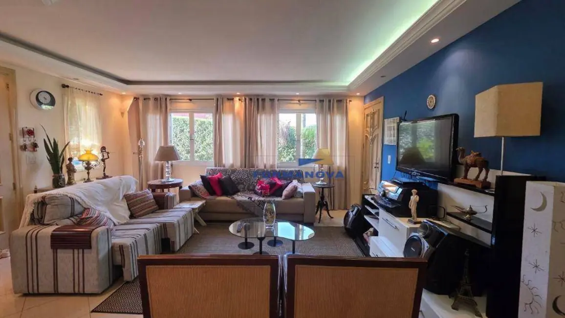 Foto 5 de Casa de Condomínio com 3 quartos à venda, 1050m2 em Pitas, Cotia - SP