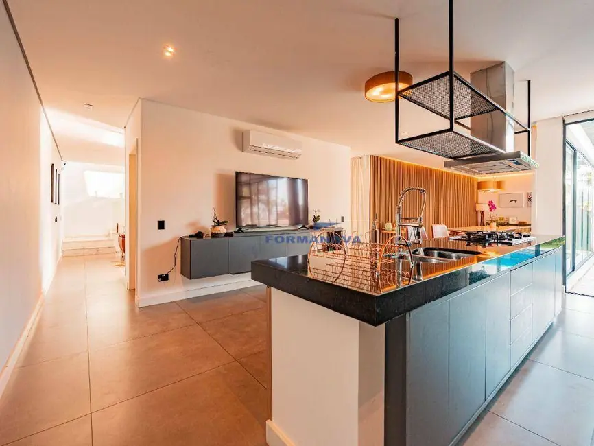 Foto 8 de Casa de Condomínio com 3 quartos à venda e para alugar, 550m2 em Chácara Ondas Verdes, Cotia - SP