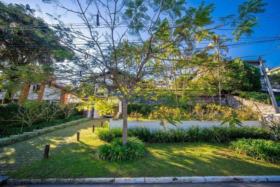 Casa de Condomínio com 4 quartos à venda, 1015m2 em Residencial Euroville, Carapicuiba - SP - imagem 3 Foto 3 de Casa de Condomínio com 4 quartos à venda, 1015m2 em Residencial Euroville, Carapicuiba - SP