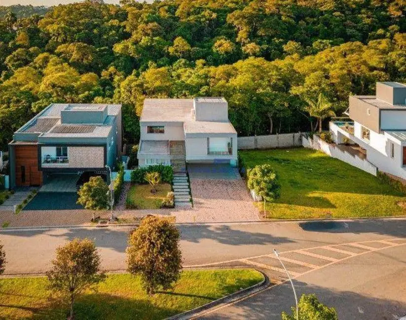 Foto 2 de Casa de Condomínio com 4 quartos à venda, 520m2 em Chácara dos Lagos, Carapicuiba - SP