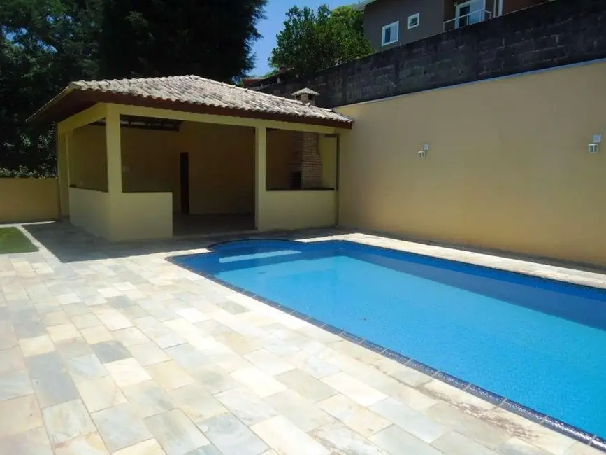 Foto 3 de Casa de Condomínio com 3 quartos para alugar, 500m2 em Jardim Ipês, Cotia - SP