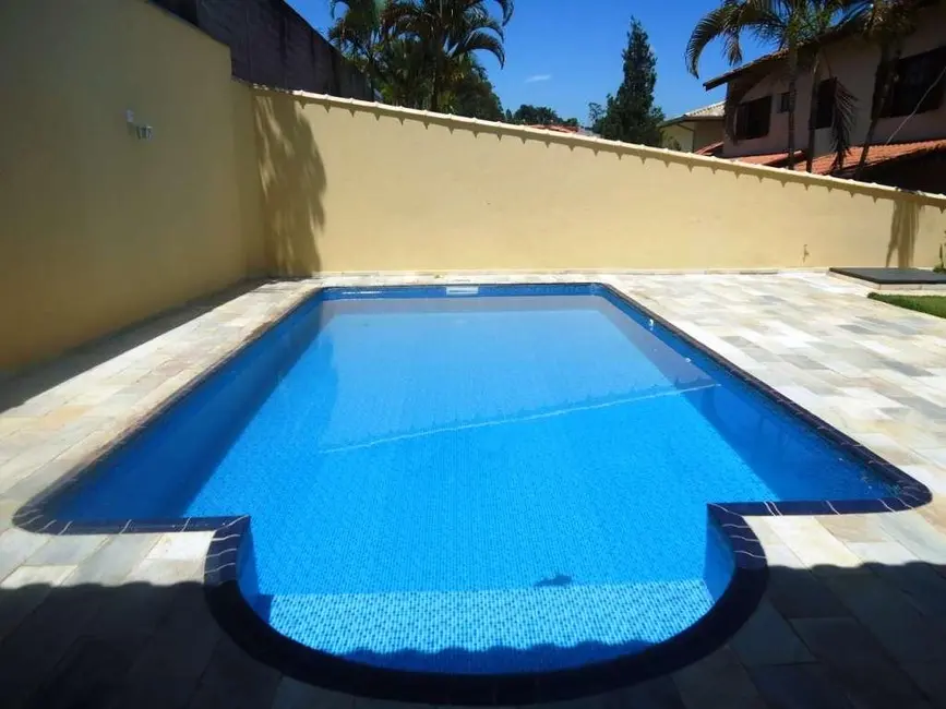 Foto 2 de Casa de Condomínio com 3 quartos para alugar, 500m2 em Jardim Ipês, Cotia - SP