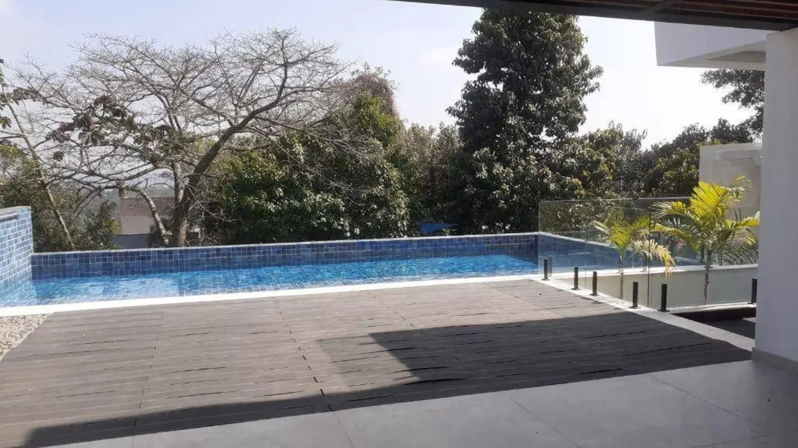 Casa de Condomínio com 5 quartos à venda, 545m2 em Chácara dos Lagos, Carapicuiba - SP - imagem 3 Foto 3 de Casa de Condomínio com 5 quartos à venda, 545m2 em Chácara dos Lagos, Carapicuiba - SP