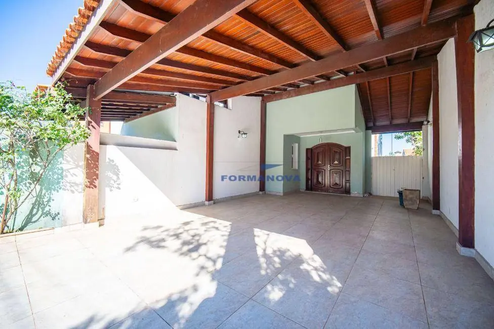 Casa de Condomínio com 3 quartos à venda, 360m2 em São Paulo II, Cotia - SP - imagem 3 Foto 3 de Casa de Condomínio com 3 quartos à venda, 360m2 em São Paulo II, Cotia - SP