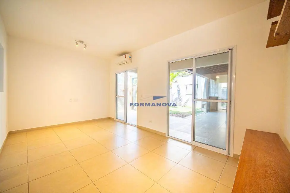 Casa de Condomínio com 3 quartos à venda, 120m2 em Parque Rincão, Cotia - SP - imagem 4 Foto 4 de Casa de Condomínio com 3 quartos à venda, 120m2 em Parque Rincão, Cotia - SP