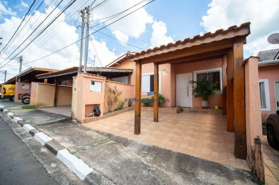 Foto 2 de Casa de Condomínio com 2 quartos à venda, 75m2 em Jardim Petrópolis, Cotia - SP