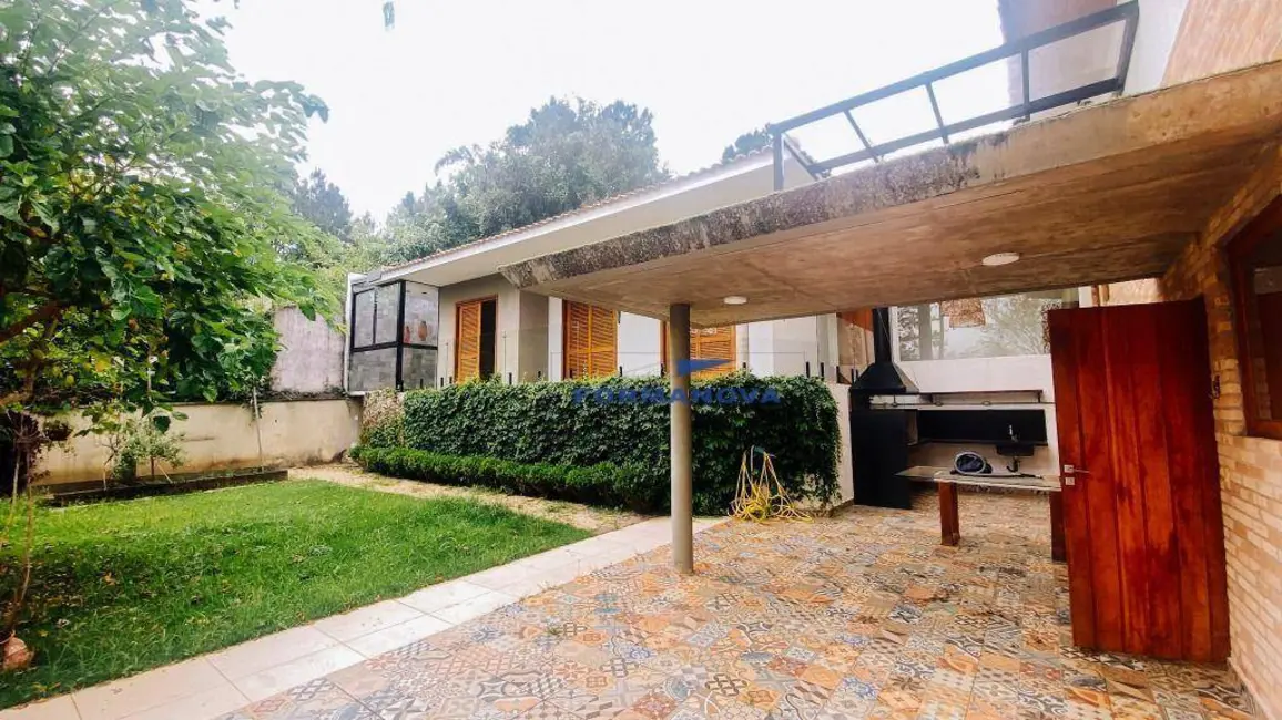 Casa de Condomínio com 3 quartos à venda, 170m2 em Chácara dos Junqueiras, Carapicuiba - SP - imagem 4 Foto 4 de Casa de Condomínio com 3 quartos à venda, 170m2 em Chácara dos Junqueiras, Carapicuiba - SP