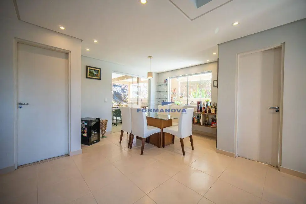 Casa de Condomínio com 4 quartos à venda, 500m2 em Chácara das Paineiras, Carapicuiba - SP - imagem 8 Foto 8 de Casa de Condomínio com 4 quartos à venda, 500m2 em Chácara das Paineiras, Carapicuiba - SP