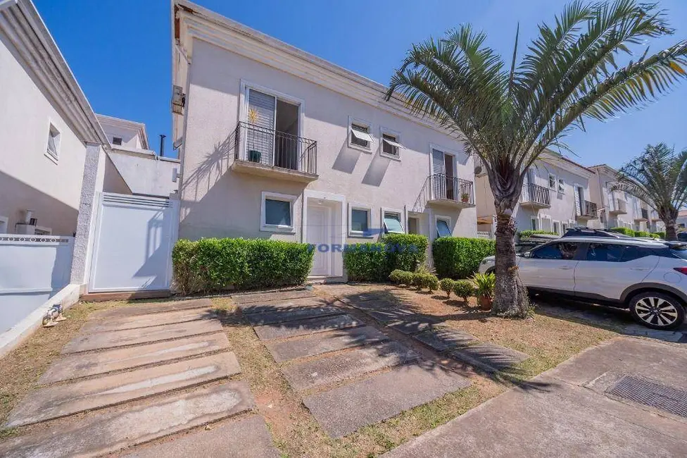 Foto 2 de Casa de Condomínio com 3 quartos à venda, 105m2 em Chácara Quiriri, Carapicuiba - SP