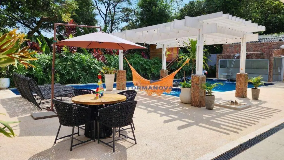 Casa de Condomínio com 6 quartos à venda e para alugar, 1000m2 em Jardim Marilu, Carapicuiba - SP - imagem 8 Foto 8 de Casa de Condomínio com 6 quartos à venda e para alugar, 1000m2 em Jardim Marilu, Carapicuiba - SP