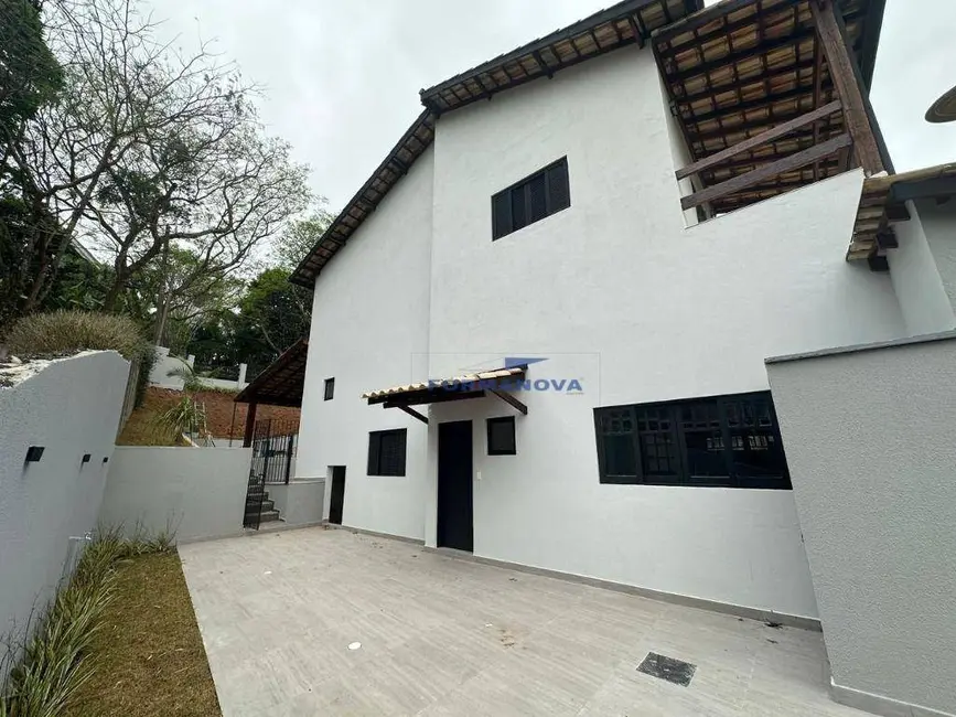 Casa de Condomínio com 4 quartos à venda, 1000m2 em Chácara Moinho Velho, Carapicuiba - SP - imagem 5 Foto 5 de Casa de Condomínio com 4 quartos à venda, 1000m2 em Chácara Moinho Velho, Carapicuiba - SP