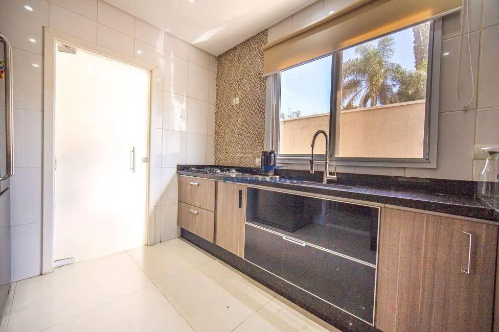 Foto 9 de Casa de Condomínio com 3 quartos à venda, 207m2 em Jardim Rebelato, Cotia - SP