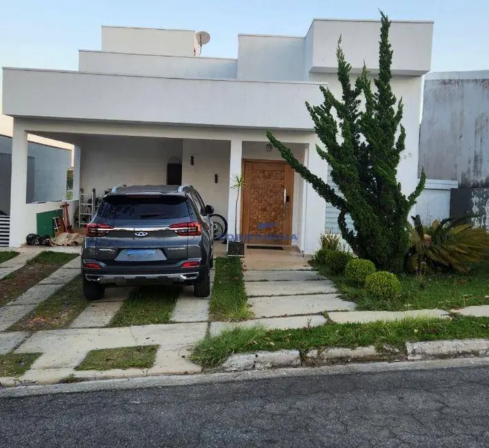 Foto 1 de Casa de Condomínio com 3 quartos à venda e para alugar, 360m2 em Jardim Caiapiá, Cotia - SP