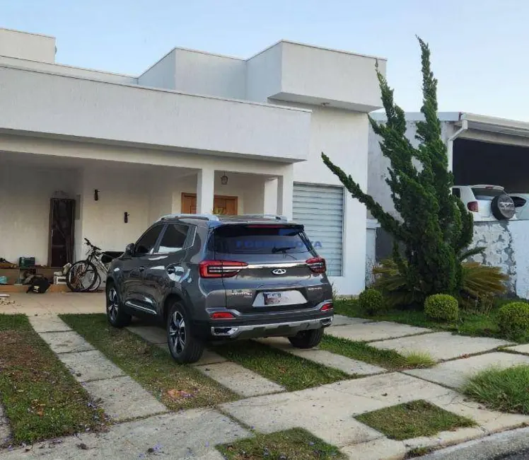 Foto 2 de Casa de Condomínio com 3 quartos à venda e para alugar, 360m2 em Jardim Caiapiá, Cotia - SP