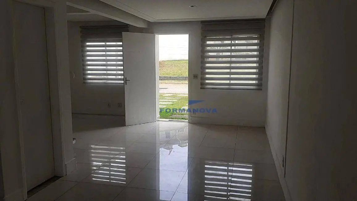 Casa de Condomínio com 3 quartos à venda e para alugar, 153m2 em Jardim Passárgada I, Cotia - SP - imagem 2 Foto 2 de Casa de Condomínio com 3 quartos à venda e para alugar, 153m2 em Jardim Passárgada I, Cotia - SP