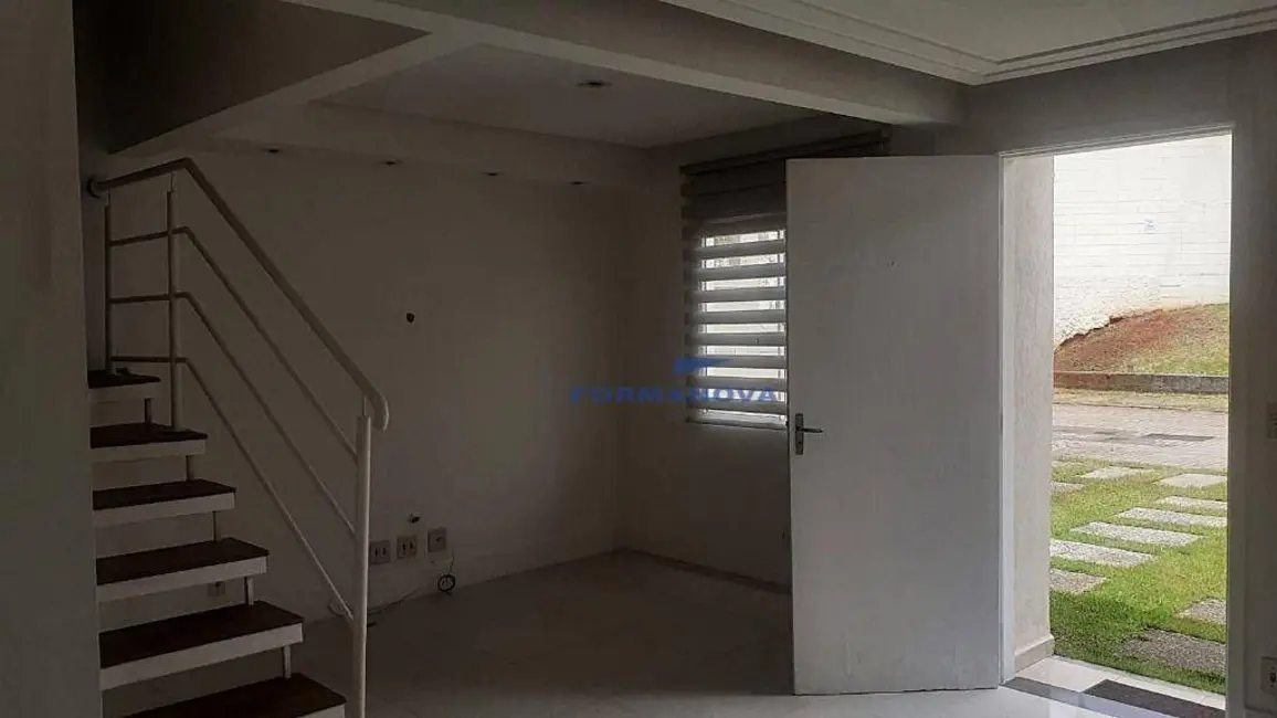 Casa de Condomínio com 3 quartos à venda e para alugar, 153m2 em Jardim Passárgada I, Cotia - SP - imagem 4 Foto 4 de Casa de Condomínio com 3 quartos à venda e para alugar, 153m2 em Jardim Passárgada I, Cotia - SP