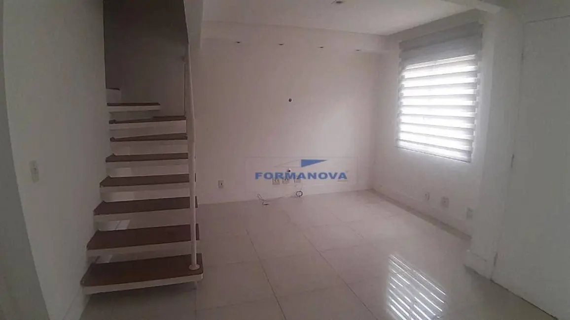 Casa de Condomínio com 3 quartos à venda e para alugar, 153m2 em Jardim Passárgada I, Cotia - SP - imagem 8 Foto 8 de Casa de Condomínio com 3 quartos à venda e para alugar, 153m2 em Jardim Passárgada I, Cotia - SP