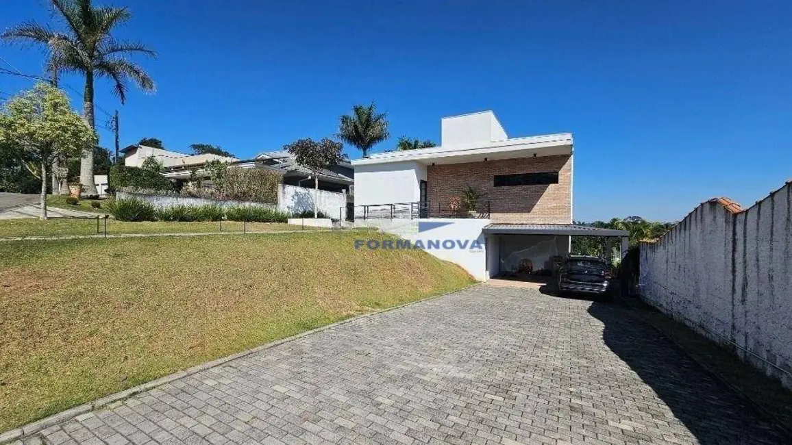 Foto 2 de Casa de Condomínio com 3 quartos à venda, 674m2 em Chácara Moinho Velho, Carapicuiba - SP