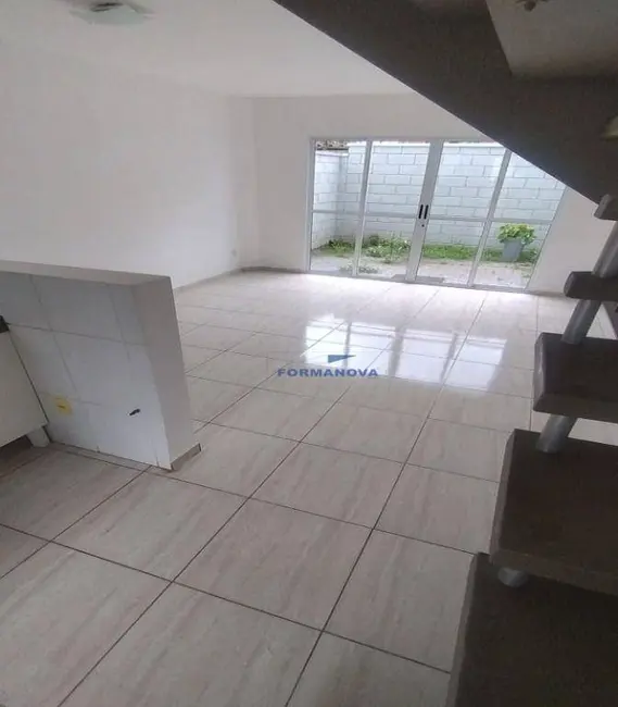 Foto 2 de Casa de Condomínio com 2 quartos para alugar, 100m2 em Cotia - SP