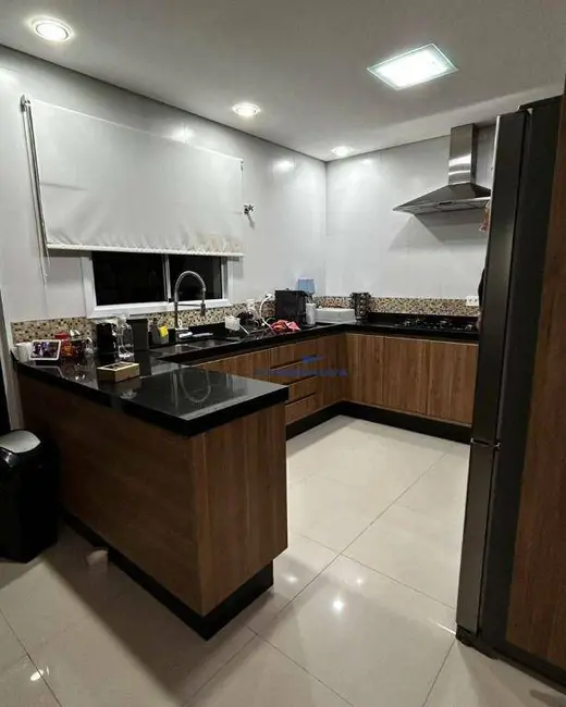 Casa de Condomínio com 3 quartos à venda, 174m2 em Cotia - SP - imagem 9 Foto 9 de Casa de Condomínio com 3 quartos à venda, 174m2 em Cotia - SP