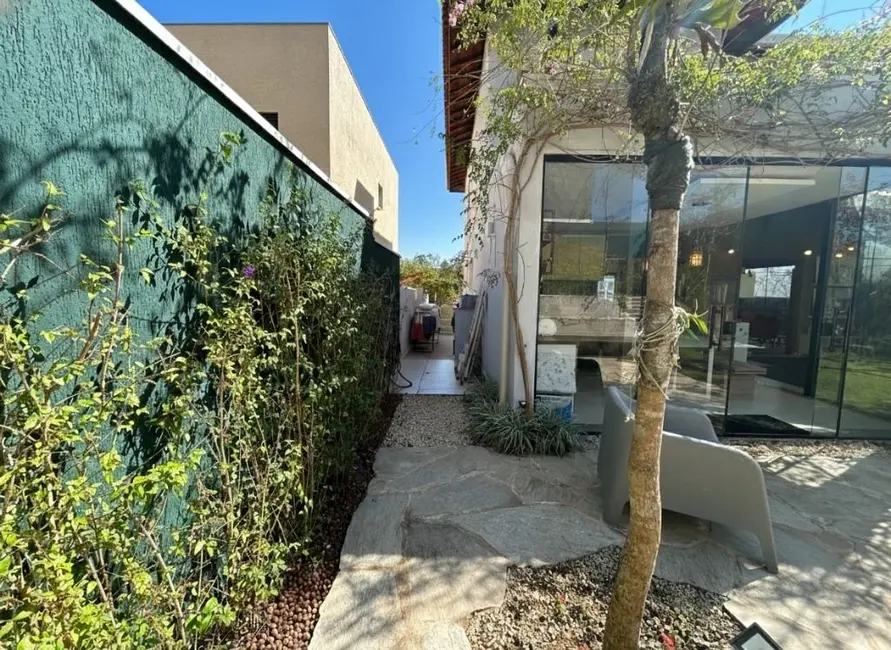 Casa de Condomínio com 3 quartos à venda e para alugar, 360m2 em Jardim Caiapiá, Cotia - SP - imagem 4 Foto 4 de Casa de Condomínio com 3 quartos à venda e para alugar, 360m2 em Jardim Caiapiá, Cotia - SP