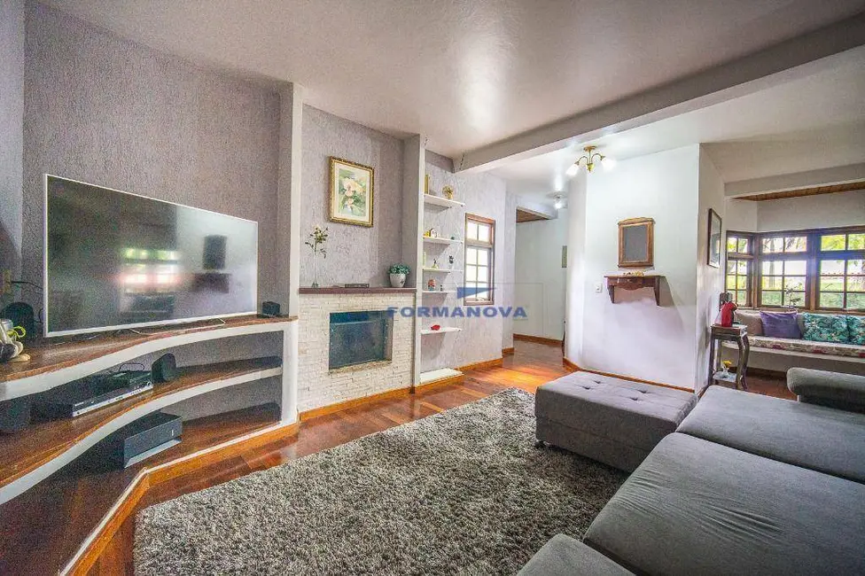 Foto 3 de Casa de Condomínio com 3 quartos à venda, 300m2 em Chácara das Paineiras, Carapicuiba - SP