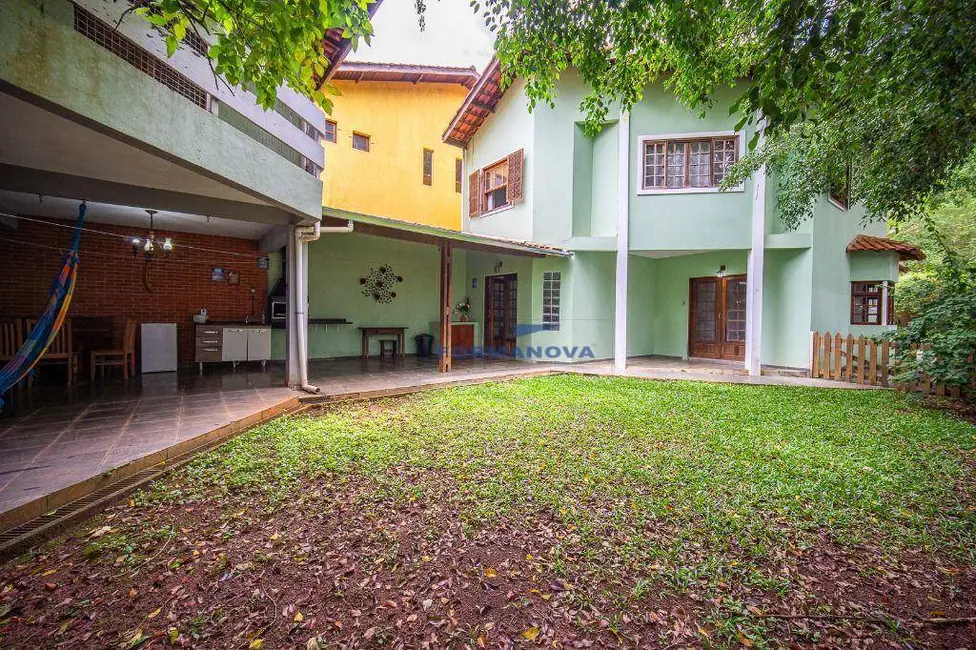 Foto 1 de Casa de Condomínio com 3 quartos à venda, 300m2 em Chácara das Paineiras, Carapicuiba - SP