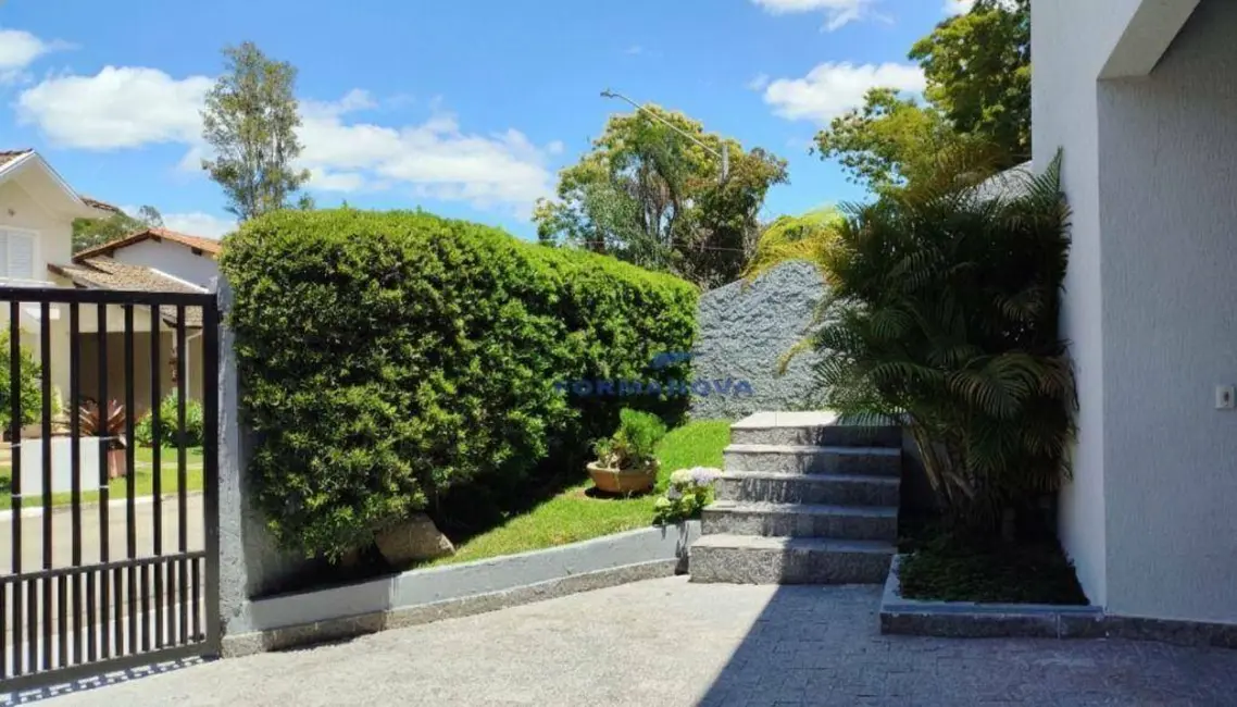 Casa de Condomínio com 3 quartos à venda e para alugar, 500m2 em Jardim Belizário, Cotia - SP - imagem 5 Foto 5 de Casa de Condomínio com 3 quartos à venda e para alugar, 500m2 em Jardim Belizário, Cotia - SP