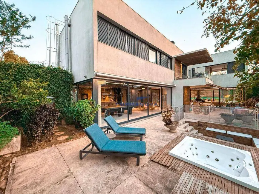 Casa de Condomínio com 4 quartos à venda, 681m2 em Jardim do Golf I, Jandira - SP - imagem 1 Foto 1 de Casa de Condomínio com 4 quartos à venda, 681m2 em Jardim do Golf I, Jandira - SP