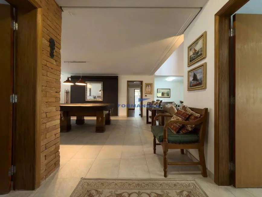 Casa de Condomínio com 5 quartos à venda, 1500m2 em Algarve, Cotia - SP - imagem 4 Foto 4 de Casa de Condomínio com 5 quartos à venda, 1500m2 em Algarve, Cotia - SP