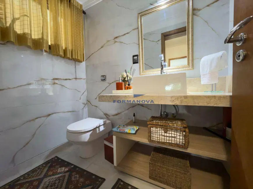 Casa de Condomínio com 5 quartos à venda, 1500m2 em Algarve, Cotia - SP - imagem 5 Foto 5 de Casa de Condomínio com 5 quartos à venda, 1500m2 em Algarve, Cotia - SP