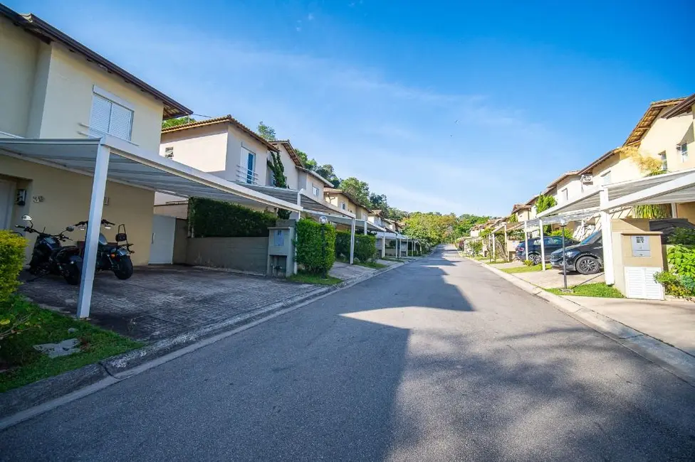 Casa de Condomínio com 3 quartos à venda e para alugar, 120m2 em Parque Rincão, Cotia - SP - imagem 3 Foto 3 de Casa de Condomínio com 3 quartos à venda e para alugar, 120m2 em Parque Rincão, Cotia - SP