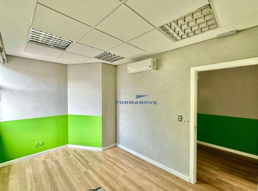 Sala Comercial à venda, 53m2 em Granja Viana, Cotia - SP - imagem 2 Foto 2 de Sala Comercial à venda, 53m2 em Granja Viana, Cotia - SP