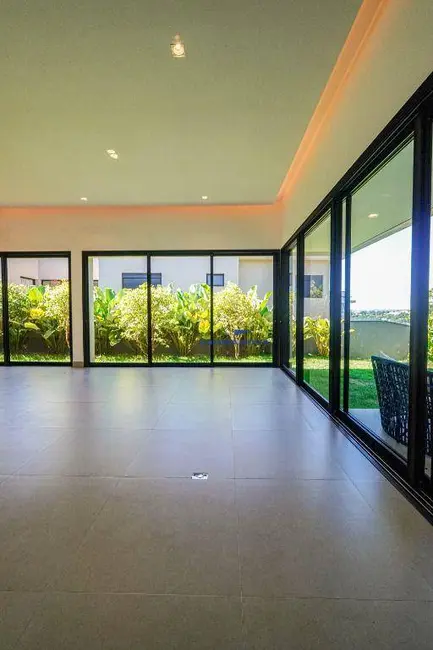 Foto 9 de Casa de Condomínio com 3 quartos à venda, 700m2 em Chácara dos Lagos, Carapicuiba - SP