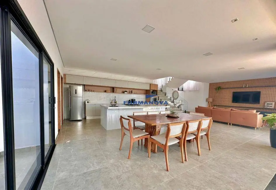 Foto 6 de Casa de Condomínio com 4 quartos à venda, 450m2 em Pardinho - SP