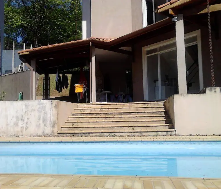 Casa de Condomínio com 3 quartos à venda, 600m2 em Colinas de São Fernando, Cotia - SP - imagem 5 Foto 5 de Casa de Condomínio com 3 quartos à venda, 600m2 em Colinas de São Fernando, Cotia - SP