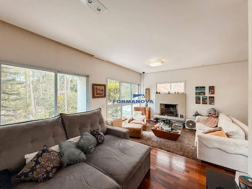 Casa de Condomínio com 3 quartos à venda, 353m2 em Granja Viana II, Cotia - SP - imagem 4 Foto 4 de Casa de Condomínio com 3 quartos à venda, 353m2 em Granja Viana II, Cotia - SP