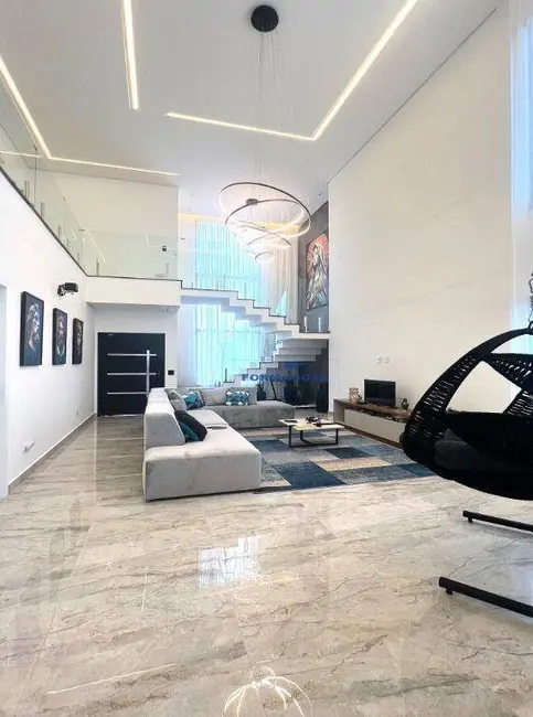 Casa de Condomínio com 5 quartos à venda, 612m2 em Chácara Ondas Verdes, Cotia - SP - imagem 6 Foto 6 de Casa de Condomínio com 5 quartos à venda, 612m2 em Chácara Ondas Verdes, Cotia - SP