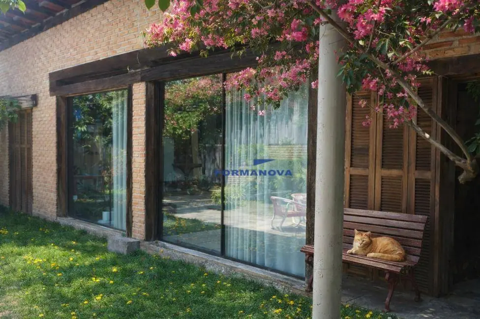 Foto 1 de Casa de Condomínio com 2 quartos para alugar, 2500m2 em Embu Das Artes - SP