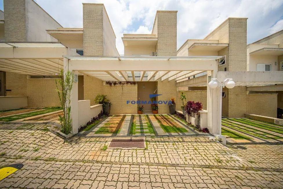 Foto 1 de Casa de Condomínio com 3 quartos à venda, 140m2 em Chácara Pavoeiro, Cotia - SP