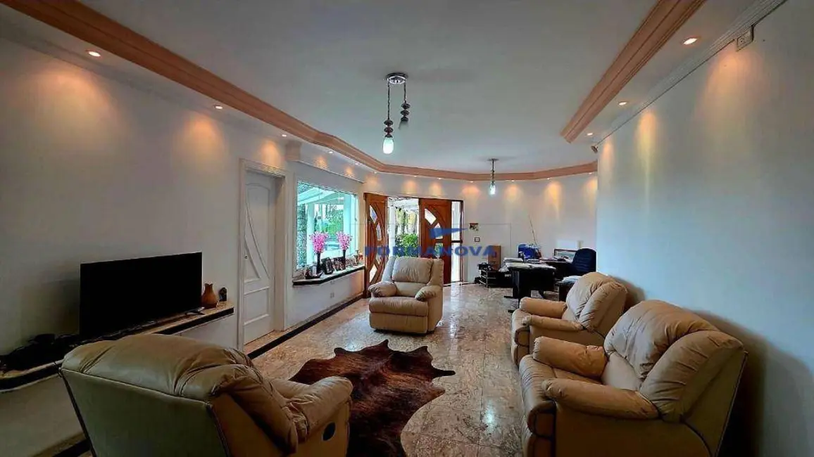 Casa de Condomínio com 3 quartos à venda, 500m2 em Portal Roselândia, Cotia - SP - imagem 5 Foto 5 de Casa de Condomínio com 3 quartos à venda, 500m2 em Portal Roselândia, Cotia - SP