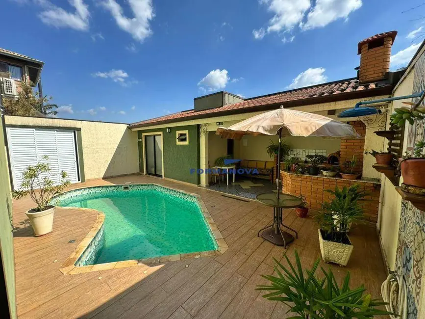 Casa de Condomínio com 3 quartos à venda, 300m2 em Chácara Ondas Verdes, Cotia - SP - imagem 2 Foto 2 de Casa de Condomínio com 3 quartos à venda, 300m2 em Chácara Ondas Verdes, Cotia - SP