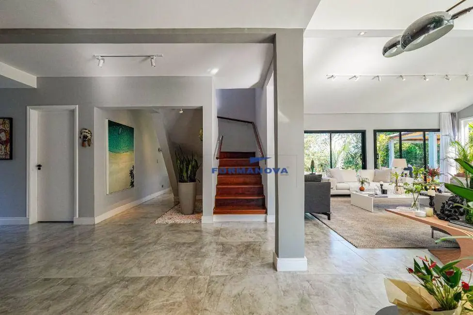 Casa de Condomínio com 5 quartos à venda, 1332m2 em Carapicuiba - SP - imagem 2 Foto 2 de Casa de Condomínio com 5 quartos à venda, 1332m2 em Carapicuiba - SP