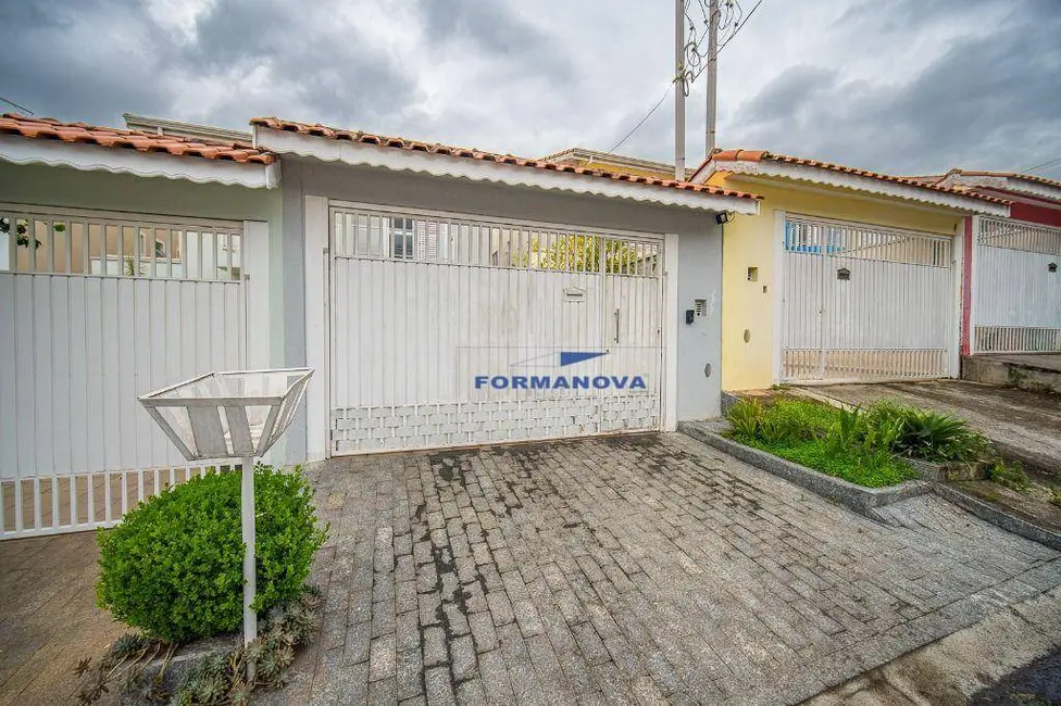 Foto 3 de Casa de Condomínio com 3 quartos à venda, 140m2 em Chácara Canta Galo, Cotia - SP